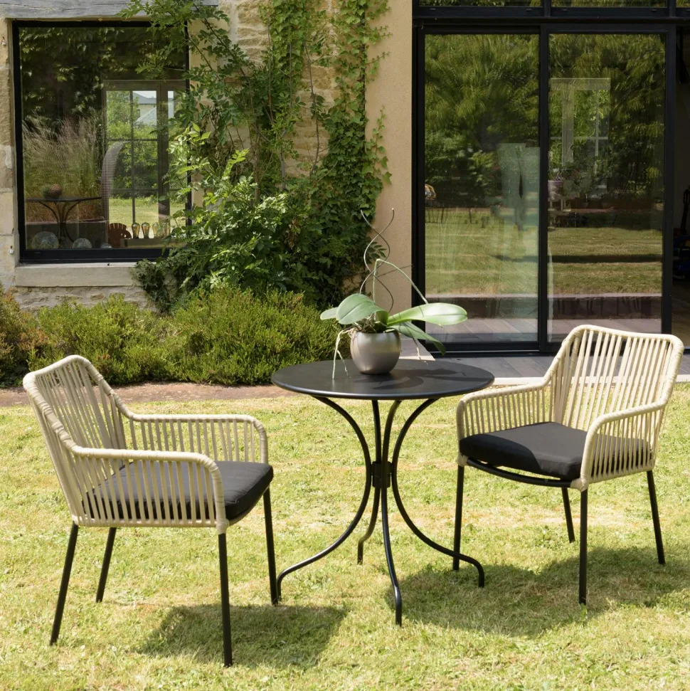Salon de jardin 1 table ronde métal noir D70 cm - 2 fauteuils cordage couleur naturelle 1 coussin noir GIJON
